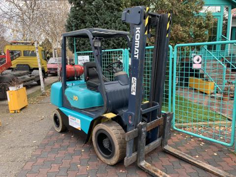 Komatsu FG30T-1E targonca eladó, benzin/gáz üzemű, 3 t teherbírás, 3,5 m emelés   V-3603