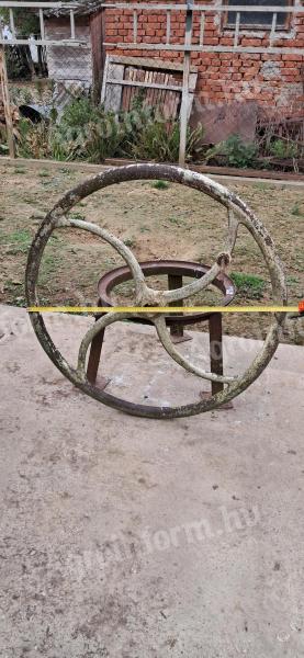 Öntvény tekerőkerék ásottkúthoz