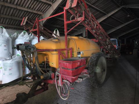 Forrás 3000/18 vegyszerező eladó, Bravo 3000 monitorral