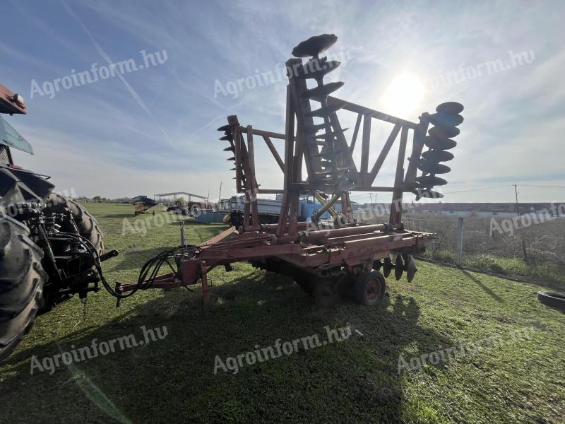 Eladó IH 6 méteres nehéztárcsa