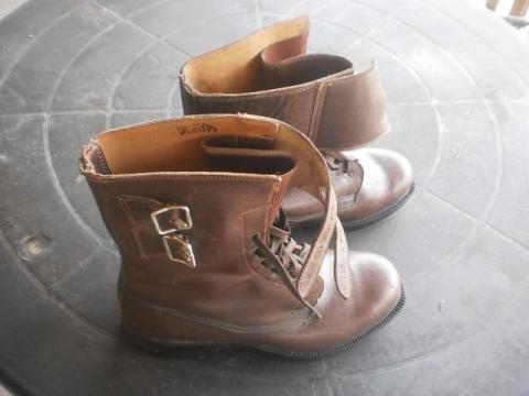 Férfi bőr bakancs eladó 41-es méretben, új állapotban