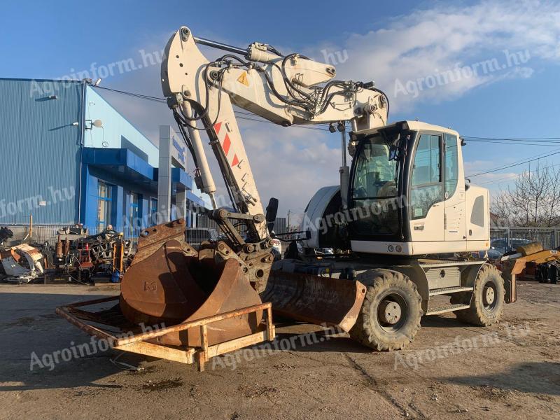 Liebherr A914 Compact gumikerekes kotró