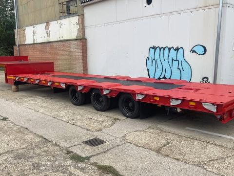 Nehézgép-szállító félpótkocsi