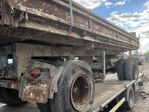 Pótkocsi BSS 10.10H eladó – jó állapotú alváz, megbízható forgózsámoly