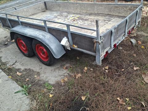 2t utánfutó 300x150cm