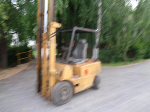 Balkancar 2T dízel targonca eladó – felújított motor és váltó