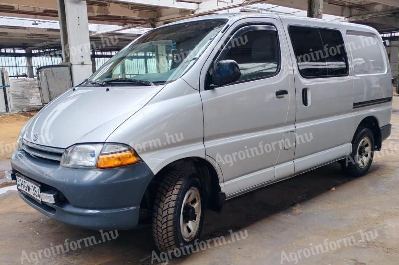 Toyota Hiace 4x4 eladó - Haszongépjármű, furgon kiváló állapotban