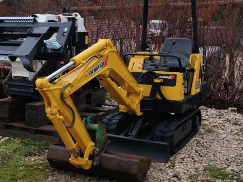 Yanmar B12.2B forgókotró eladó – kompakt lánctalpas kotrógép földmunkához