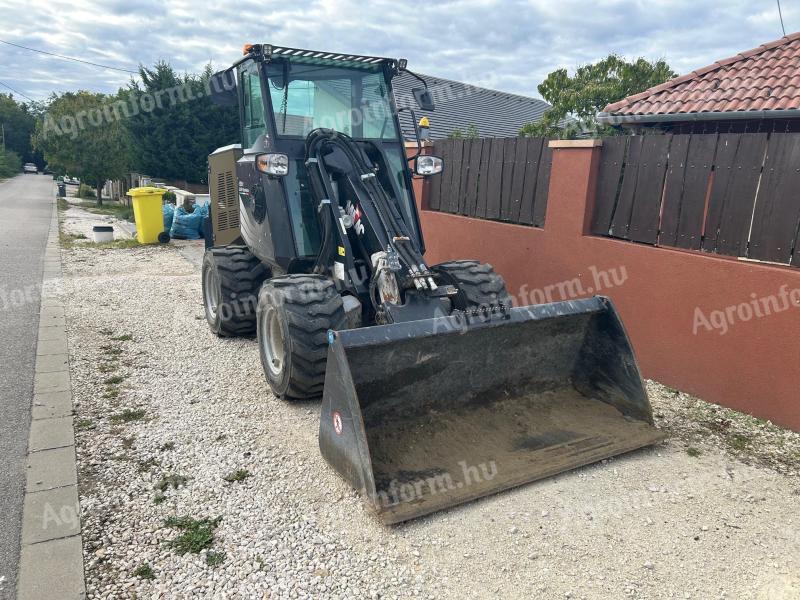 Eladó Mangusta M75 derékcsuklós rakodógép raklapvillával és kanállal