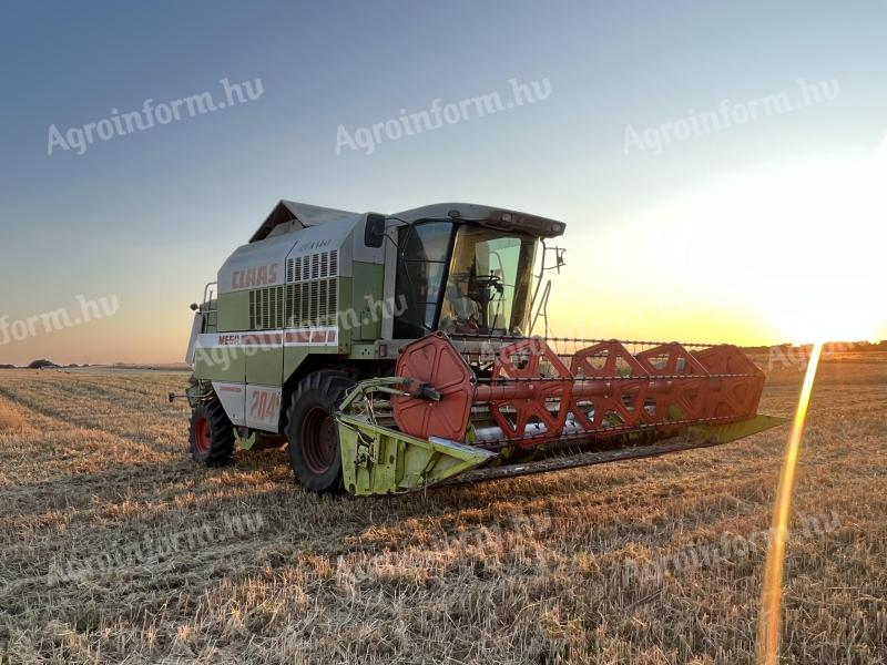 Claas Mega 204