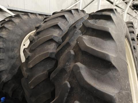 Goodyear/Firestone 520/85 R42 8db,  felnivel