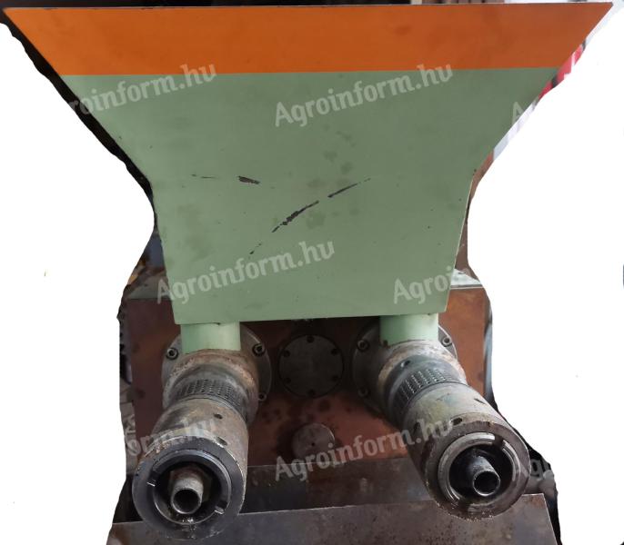 OP 222 S ipari olajprés, duplacsigás eladó