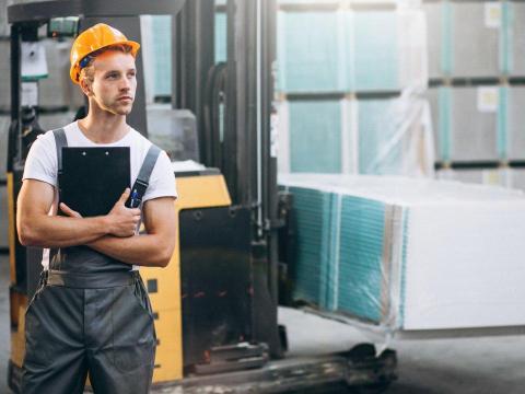 Emelőgép-ügyintéző képzés – emelőgép-kezelői és biztonsági szaktudás online tanfolyamon Emelőgép-ügyintéző képzés – emelőgép-kezelői és biztonsági szaktudás online tanfolyamon