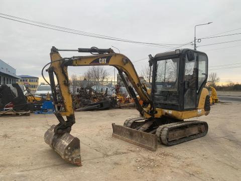 Caterpillar 302.5 minikotró
