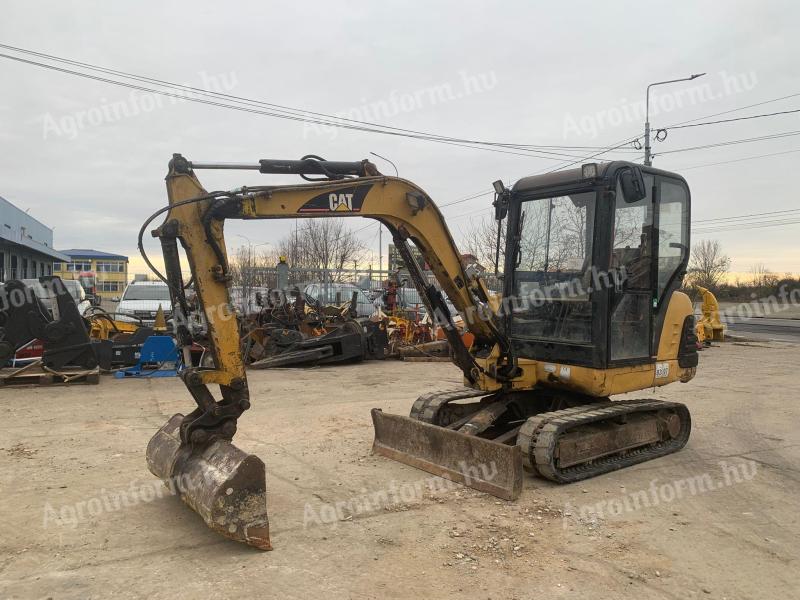 Caterpillar 302.5 minikotró