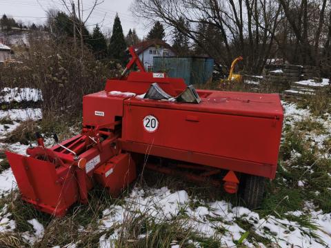 Famarol Z511 bálázó Famarol Z511 bálázó