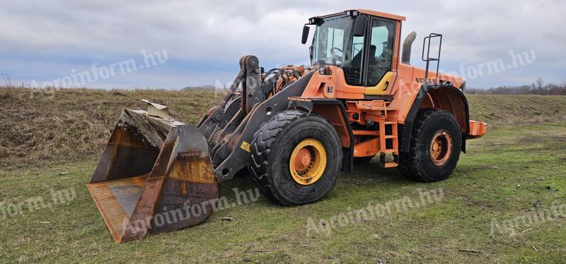Volvo L150F gumikerekes rakodógép eladó, felújított motorral és kanálmérleggel