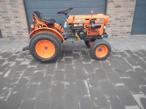Kubota B5100 kompakt traktor,  keskeny nyomtávú traktor
