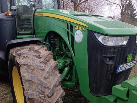 John Deere 8335R traktor jó állapotban, szervizelt, ikerkerékkel John Deere 8335R traktor jó állapotban, szervizelt, ikerkerékkel