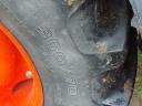 Kubota első kerék 360/70R24 Kleber gyári felnivel gumiabronccsal