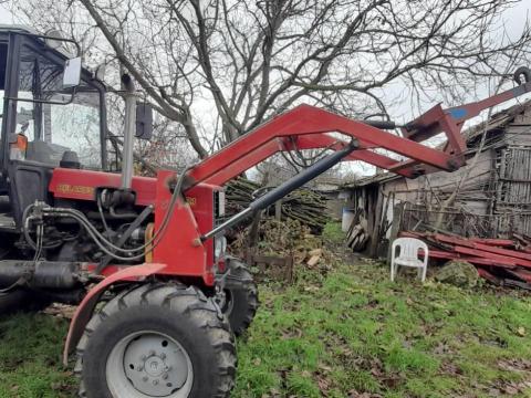 Eladó homlokrakodó