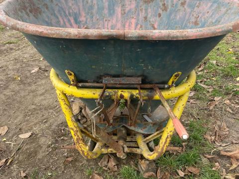 Eladó amazone műtrágyaszoró