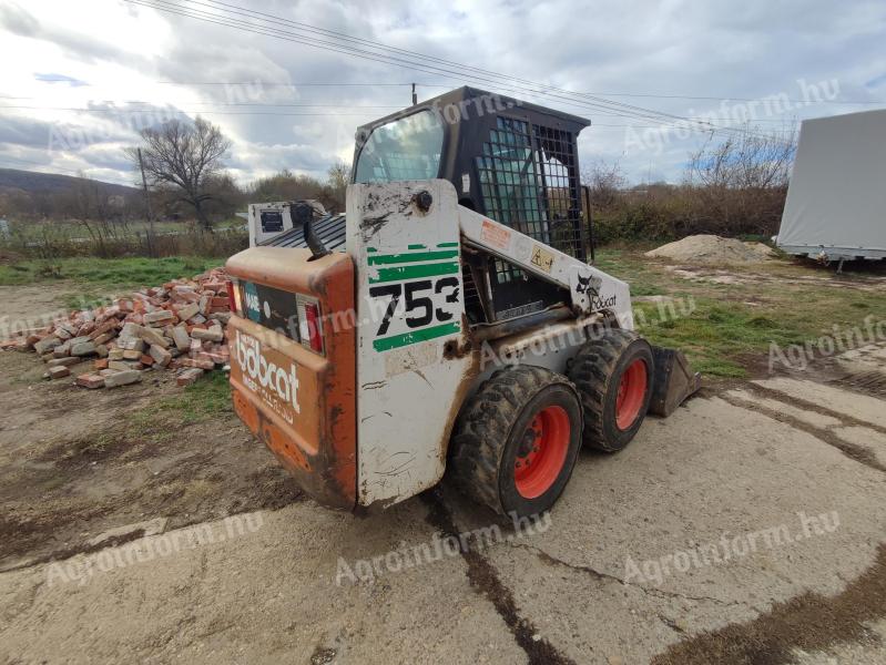 Bobcat 753 rakodógép (fűtés,  ajtó,  gyári festés)