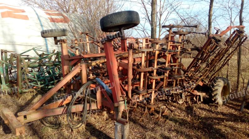 Vontatott, dupla rögtörős Rau vázas kultivátor 4,2 m