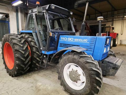 New holland 110-90 traktor 5892 üzemórával