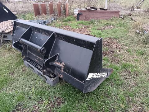 Manitou gyári földkanál Manitou gyári földkanál