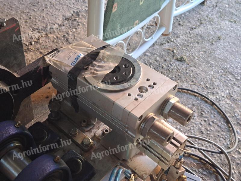 Eladó Festo fordító pneumatikus munkahenger DRQD-B-32-180-ysrJ-a-al-fw