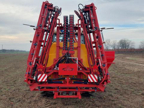 FORRÁS 1000F/18 függesztett szántóföldi permetezőgép