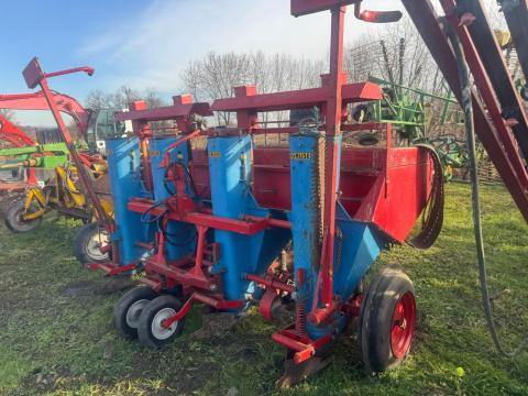 GRUSE 4 SOROS KANALAS BURGONYAVETŐGÉP,  BURGONYAÜLTETŐ