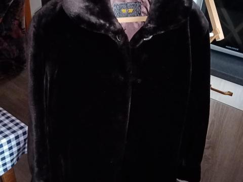 Női,  kiváló állapotú műszőrmebunda eladó