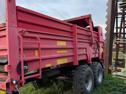 Eladó trágyaszóró RA-100 típus