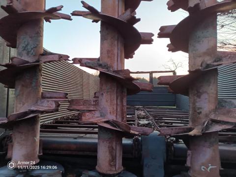 Trágyaszóró eladó vagy csere – HW8011 vagy BS 10T billenős, piros rendszámos, műszakis