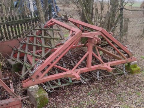 Eladó négyrészes fogas borona jó állapotban