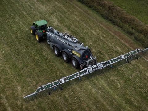 BeTEC X-TRAIL PLUS hígtrágya kijuttató, nagy teljesítményű munkaszélességgel