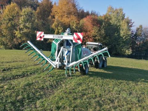 BETEC MOUNTY - szervestrágyaszóró, dombos területre