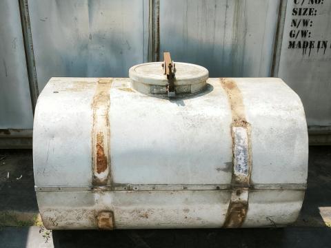 Eladó 400 literes alumínium tartály Eladó 400 literes alumínium tartály