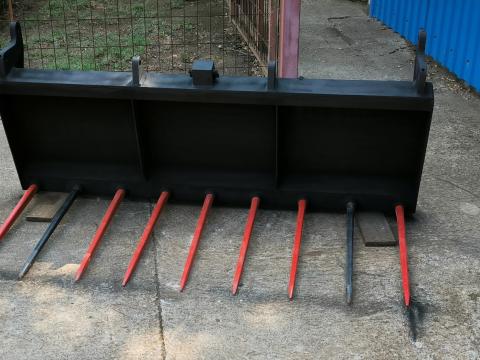 Eladó trágyavilla és bálatüske csúszókormányzású géphez