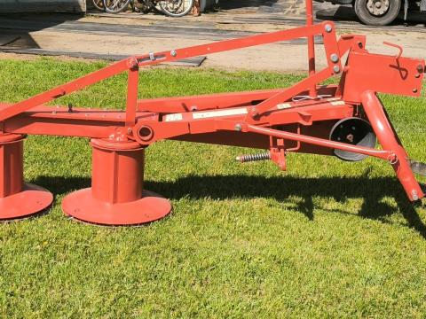 Eladó Lengyel 135 cm-es fűkasza Eladó Lengyel 135 cm-es fűkasza