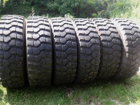 14.00 R20 használt pirelli pista 1400 R20 1400x20 14,00r20 14.00R20 14.00 R20 használt pirelli pista 1400 R20 1400x20 14,00r20 14.00R20