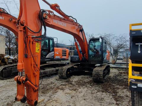 Hitachi ZX210LC-5 eladó Kecskeméten, 4500 üzemórával