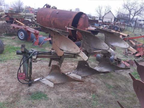 Rabawerk 3 fejes váltvaforgató eke