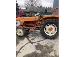 Eladó Renault traktor