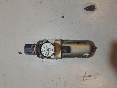 Eladó SMC nyomás csökkentő szabályzó szelep AW40-F04H