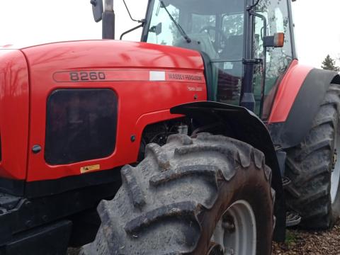 Massey Ferguson 8260 traktor eladó Massey Ferguson 8260 traktor eladó