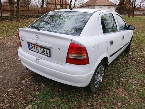 Eladó,  cserélhető Opel Astra G,  1.6-os motor,  2000-es évjárat,  műszaki vizsgával