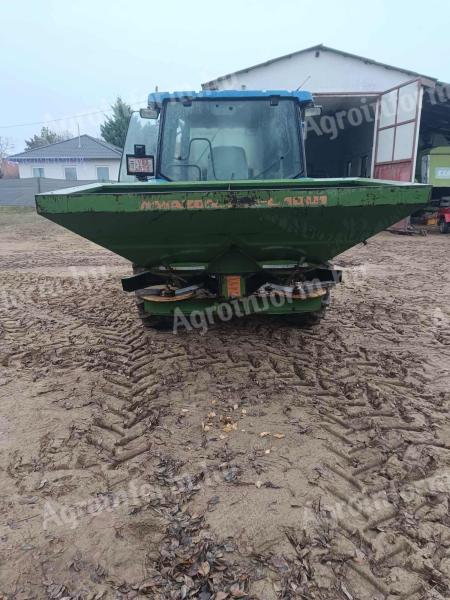 Függesztett Amazon műtrágyaszóró